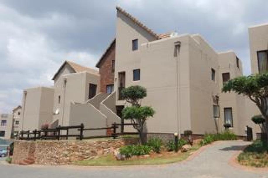 2 Bedroom Townhouse for Sale in Winchester Hills-3