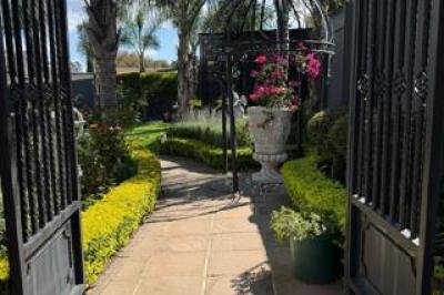 5 Bedroom House for Sale in Winchester Hills