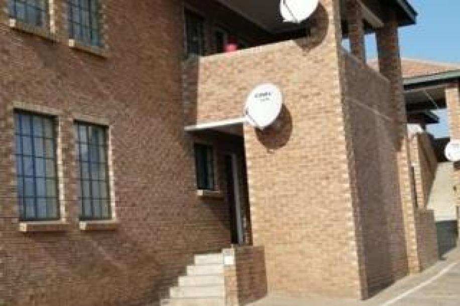 3 Bedroom Apartment / Flat to Rent in Die Heuwel-0