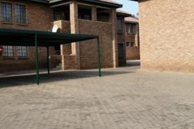 3 Bedroom Apartment / Flat to Rent in Die Heuwel-1