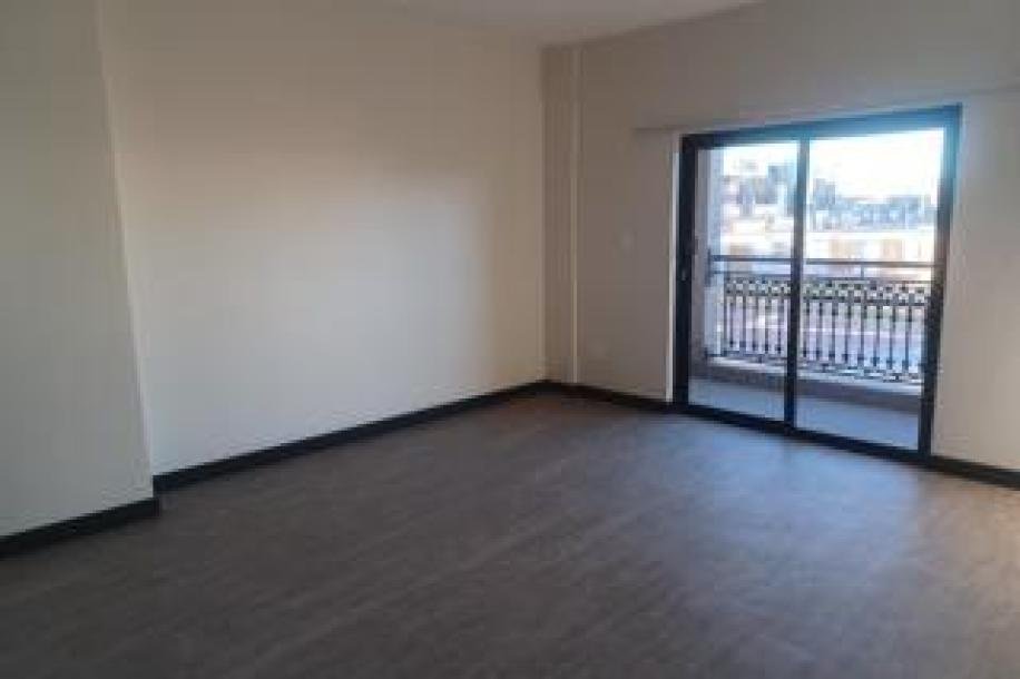 Apartment / Flat to Rent in Corridor Hill-9
