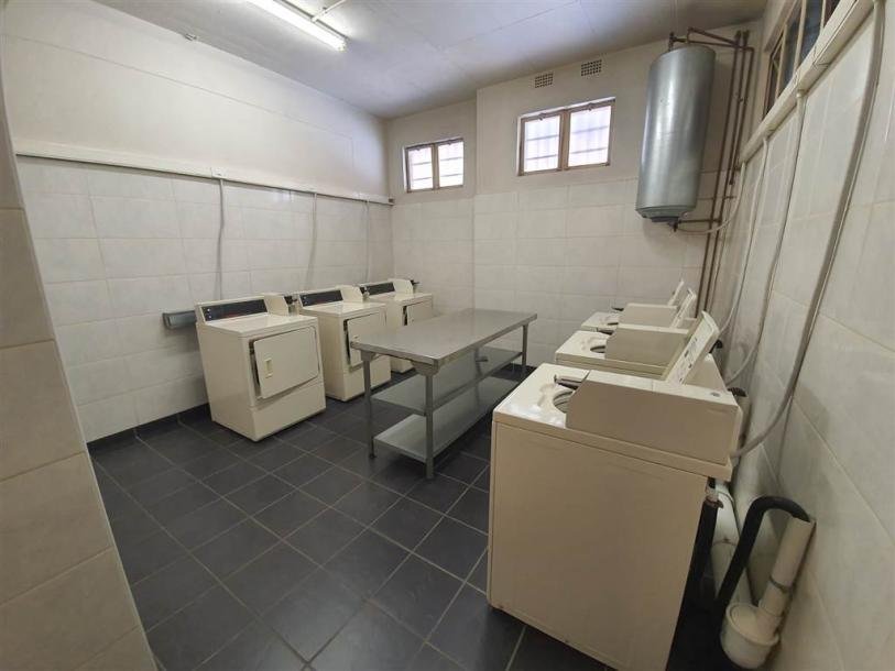0.5 Bedroom Flat in Marshalltown-12
