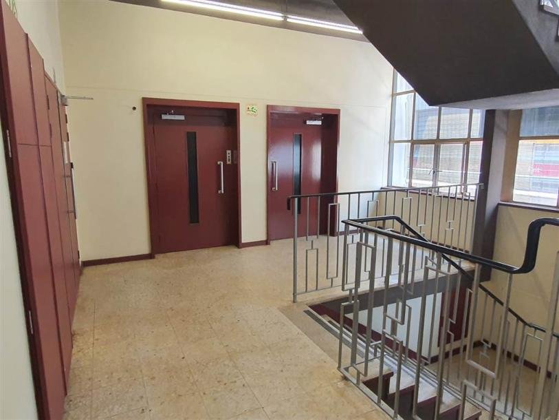 0.5 Bedroom Flat in Marshalltown-2