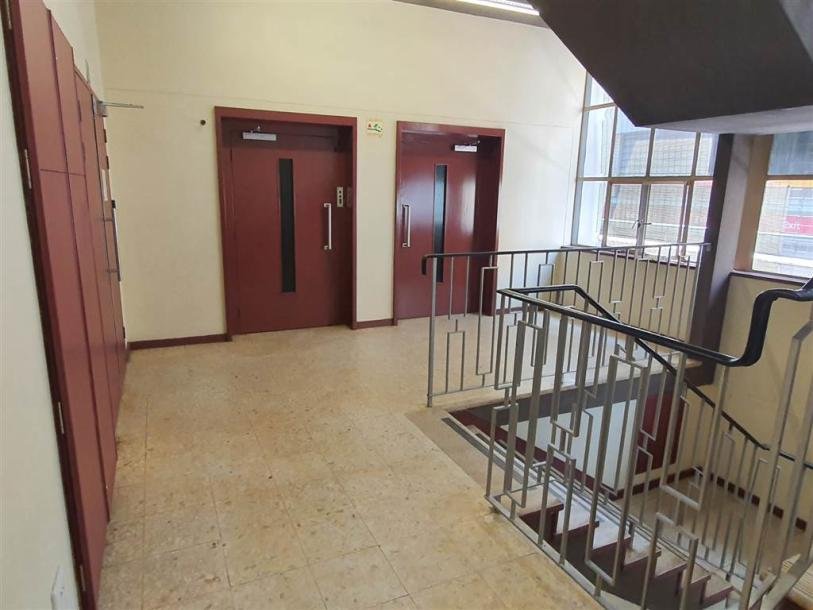 0.5 Bedroom Flat in Marshalltown-3