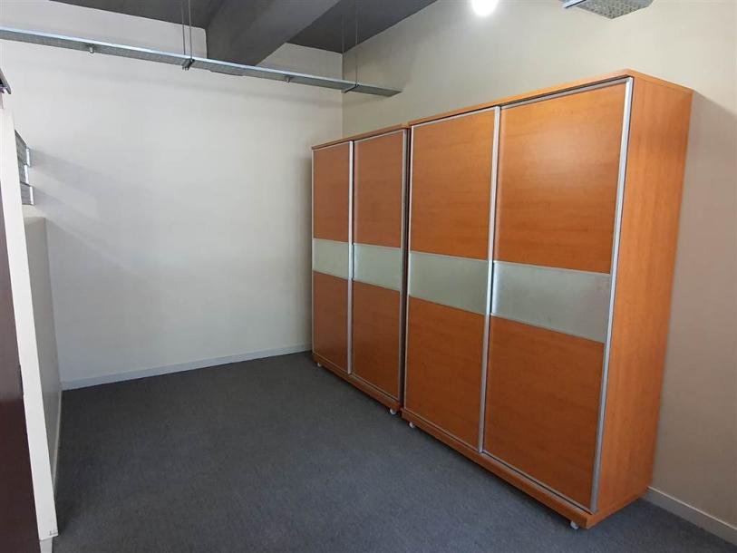 0.5 Bedroom Flat in Marshalltown-4