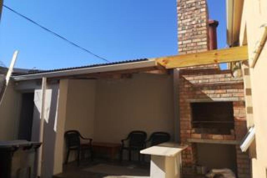 3 Bedroom Townhouse to Rent in Woodstock-16