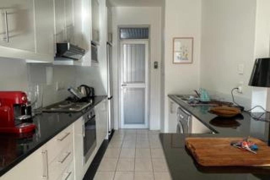 1 Bedroom Apartment / Flat to Rent in Gardens-14