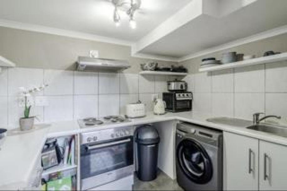 2 Bedroom Apartment / Flat to Rent in Gardens-10