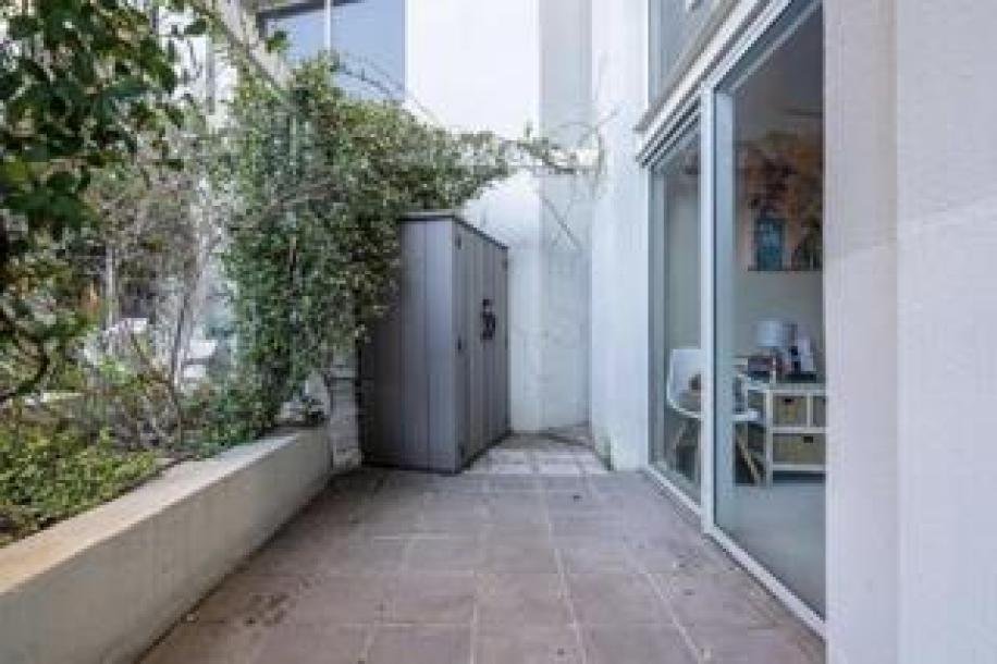 2 Bedroom Apartment / Flat to Rent in Gardens-12