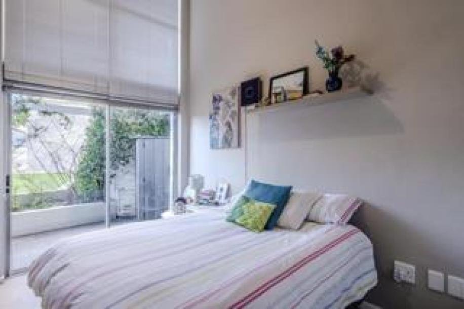 2 Bedroom Apartment / Flat to Rent in Gardens-13