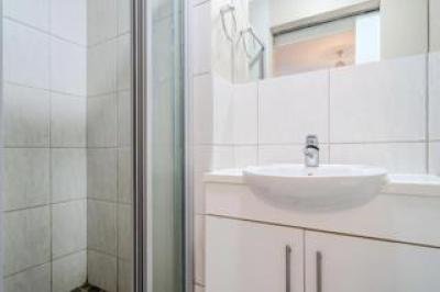 2 Bedroom Apartment / Flat to Rent in Gardens