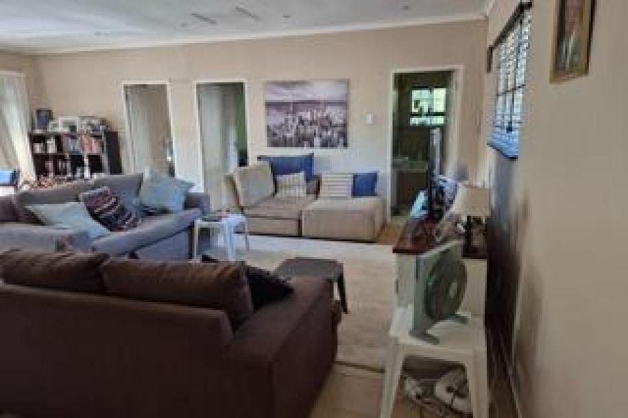 2 Bedroom Apartment / Flat to Rent in Westville-3