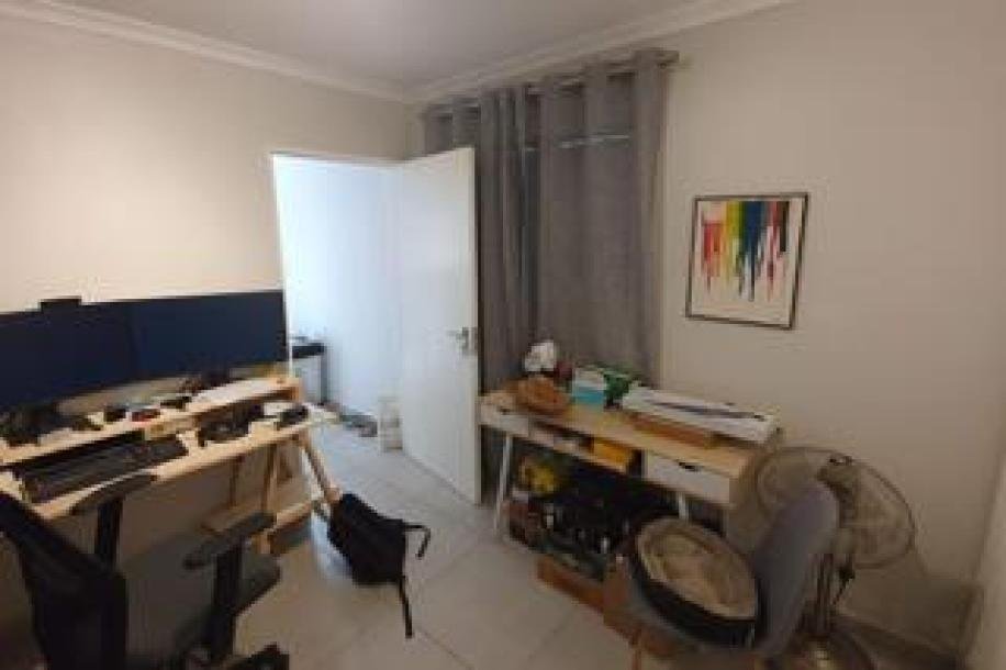2 Bedroom Apartment / Flat to Rent in Woodstock-13