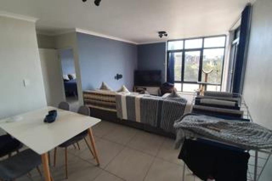 2 Bedroom Apartment / Flat to Rent in Woodstock-2