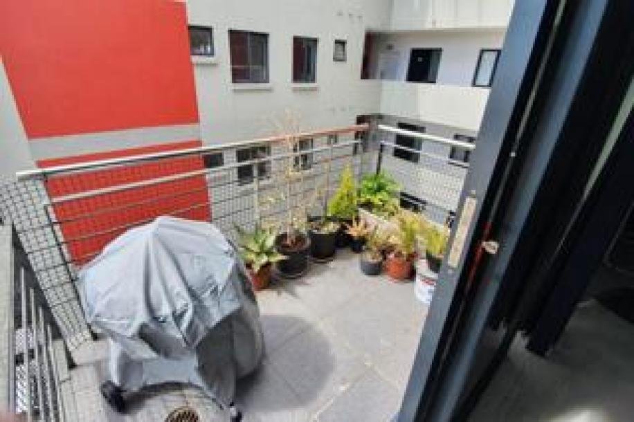 2 Bedroom Apartment / Flat to Rent in Woodstock-5
