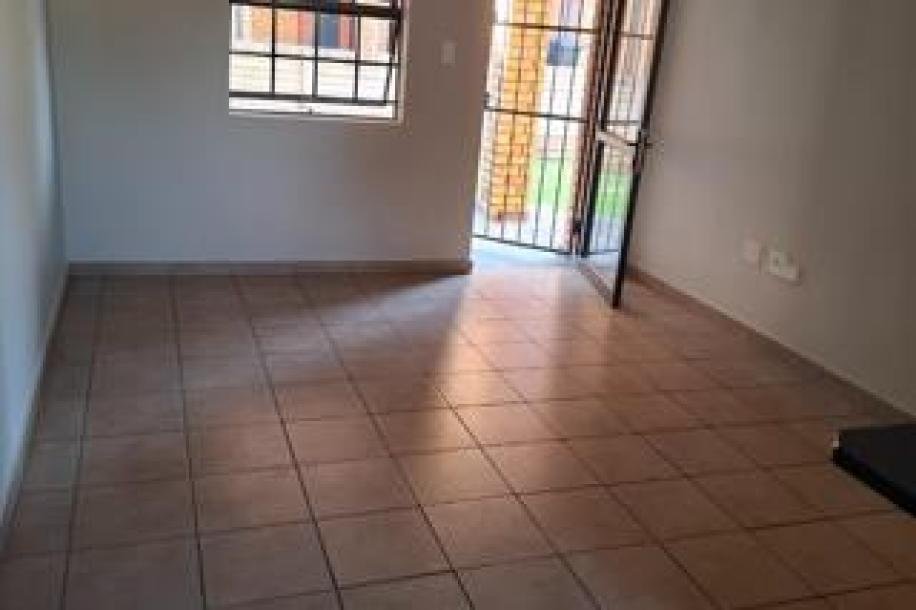 2 Bedroom Apartment / Flat to Rent in Kibler Park-11