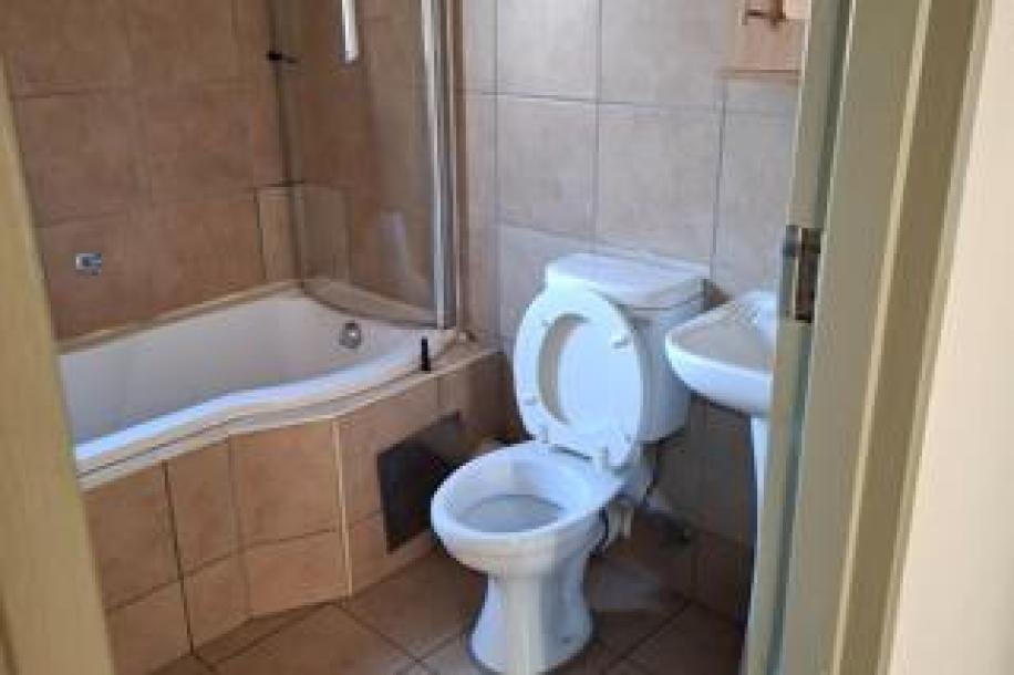 2 Bedroom Apartment / Flat to Rent in Kibler Park-9