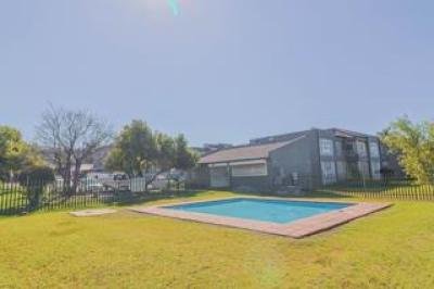 3 Bedroom Townhouse for Sale in Mulbarton