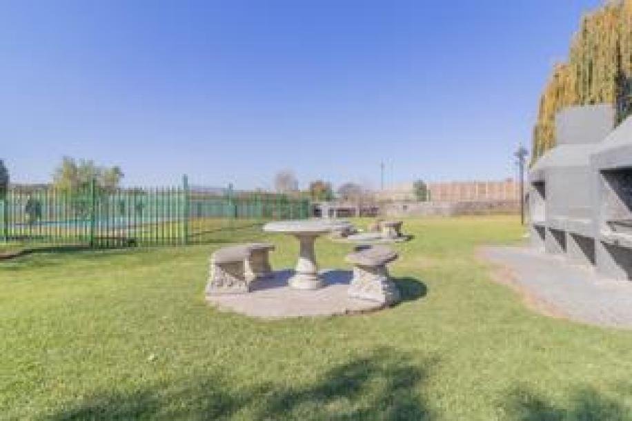 3 Bedroom Townhouse for Sale in Mulbarton-2