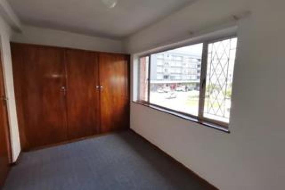 2 Bedroom Apartment / Flat for Sale in Humewood-10