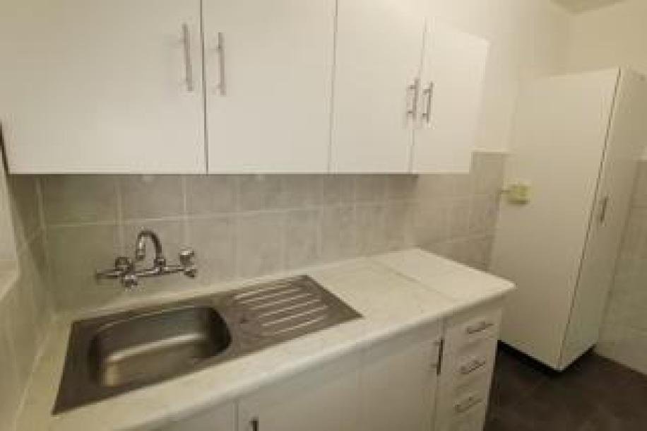 2 Bedroom Apartment / Flat for Sale in Humewood-14