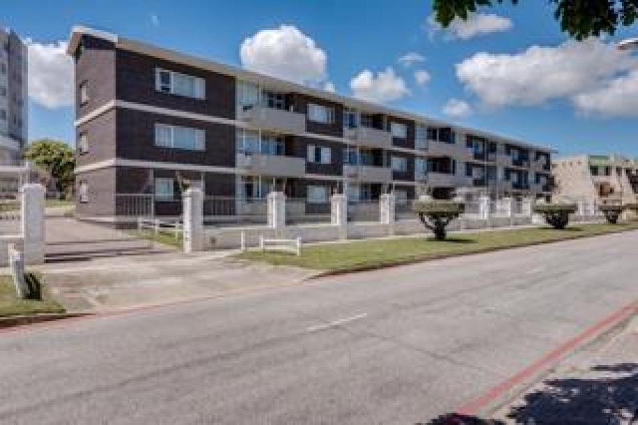 2 Bedroom Apartment / Flat to Rent in Humewood-1