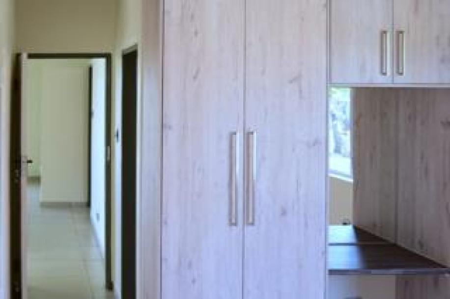 4 Bedroom Apartment / Flat to Rent in Vaalpark-6