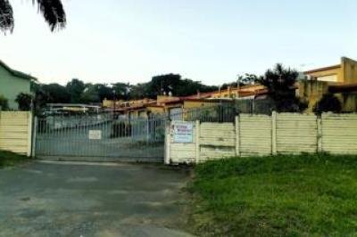 3 Bedroom Townhouse for Sale in Newlands West