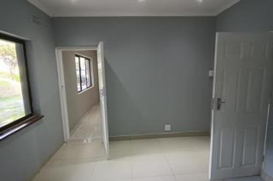 1 Bedroom Apartment / Flat for Sale in Westville-8