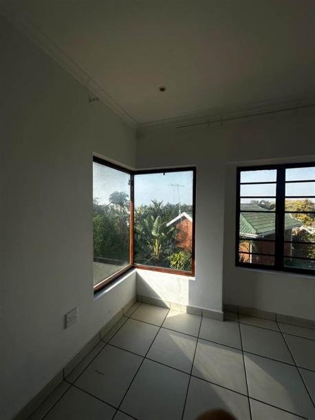 3 Bed Apartment in Durban North-10