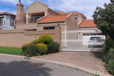 3 Bedroom House to Rent in Bassonia Estate