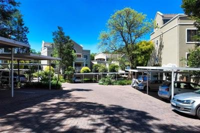 2 Bedroom Apartment in Saxonwold