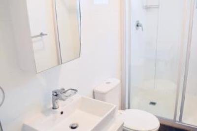 2 Bedroom Apartment / Flat to Rent in Gardens-11