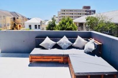 2 Bedroom Apartment / Flat to Rent in Gardens-2