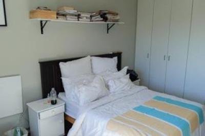 1 Bedroom Apartment / Flat to Rent in Tamboerskloof-12