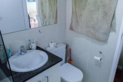 1 Bedroom Apartment / Flat to Rent in Tamboerskloof-16