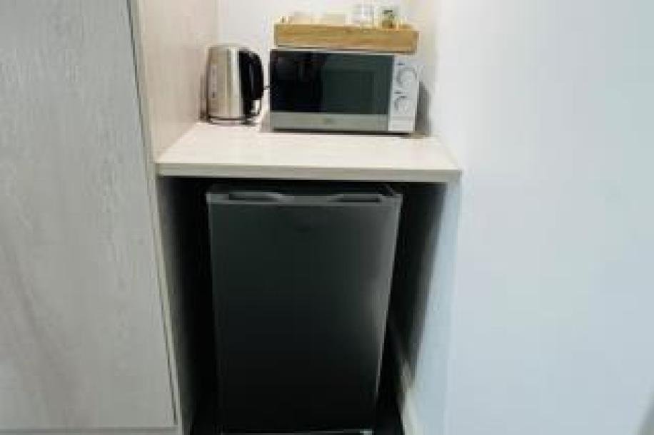 0.5 Bedroom Apartment / Flat to Rent in Cape Town City Centre-10