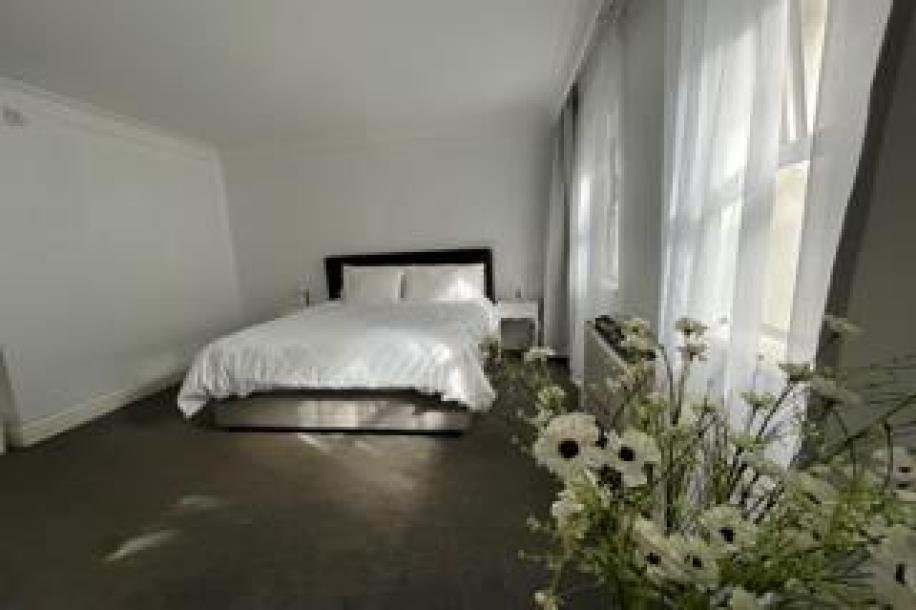 0.5 Bedroom Apartment / Flat to Rent in Cape Town City Centre-14