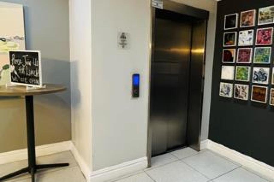 0.5 Bedroom Apartment / Flat to Rent in Cape Town City Centre-2