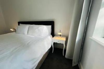 0.5 Bedroom Apartment / Flat to Rent in Cape Town City Centre