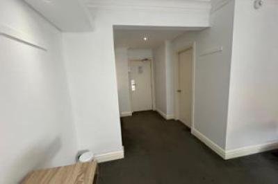 0.5 Bedroom Apartment / Flat to Rent in Cape Town City Centre