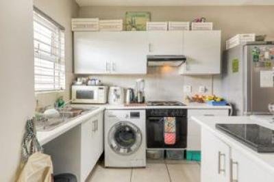 2 Bedroom Apartment / Flat to Rent in Gardens