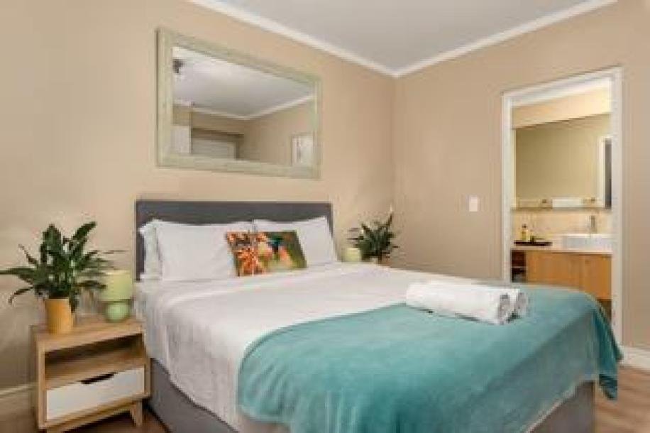 1 Bedroom Apartment / Flat to Rent in De Waterkant-11