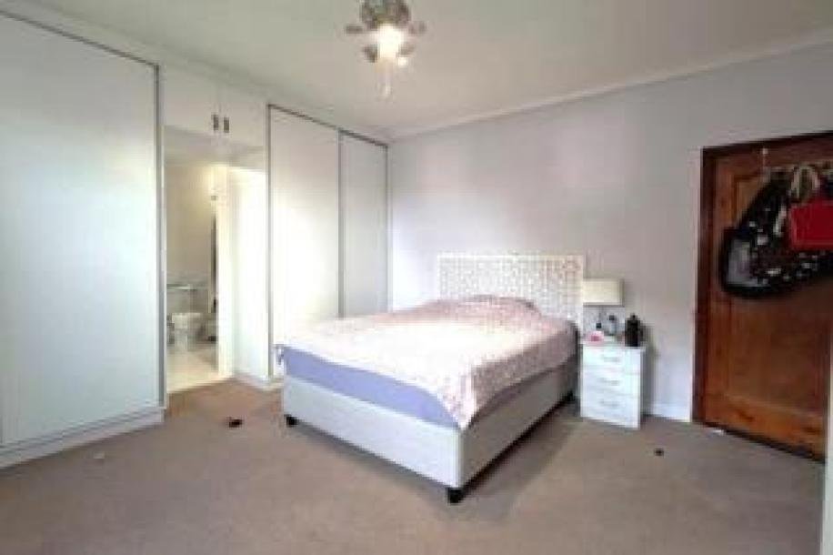 3 Bedroom House to Rent in Bluff-10
