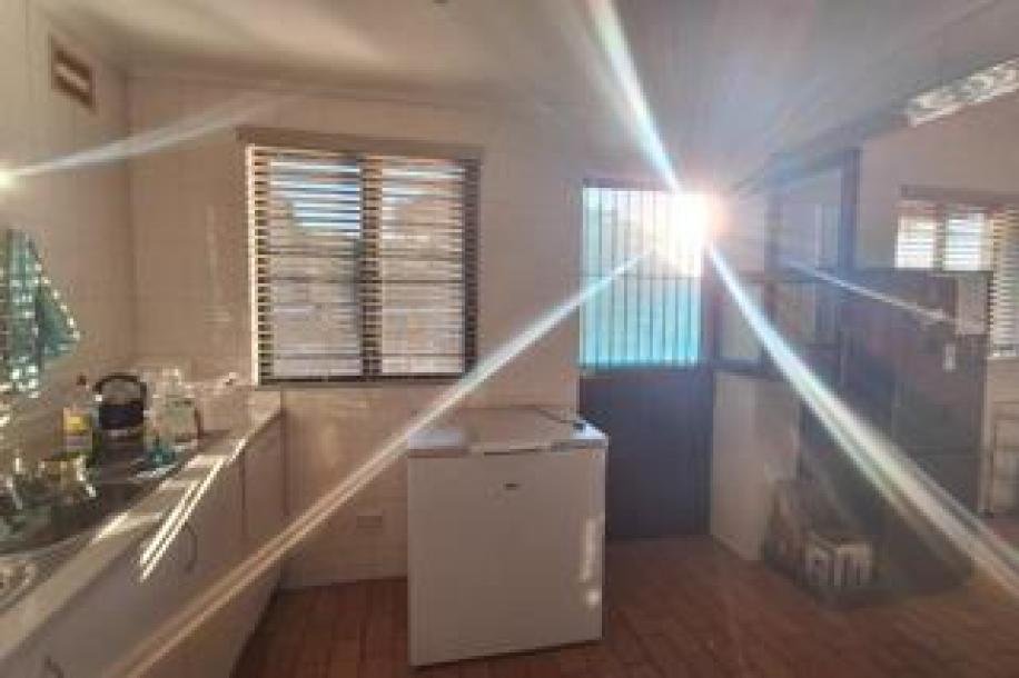 3 Bedroom House to Rent in Bluff-6