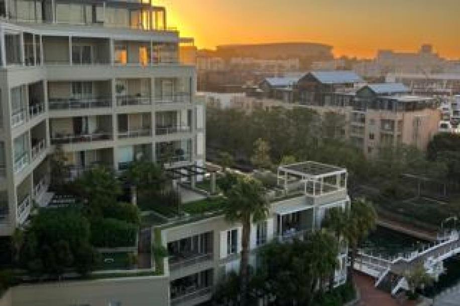 2 Bedroom Apartment / Flat to Rent in Cape Town City Centre-2