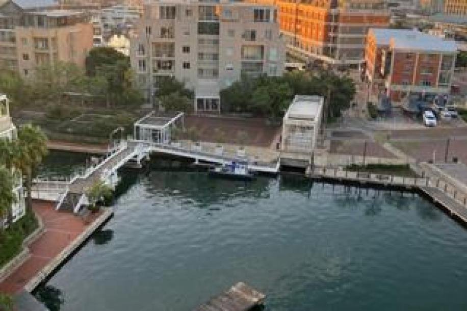 2 Bedroom Apartment / Flat to Rent in Cape Town City Centre-3