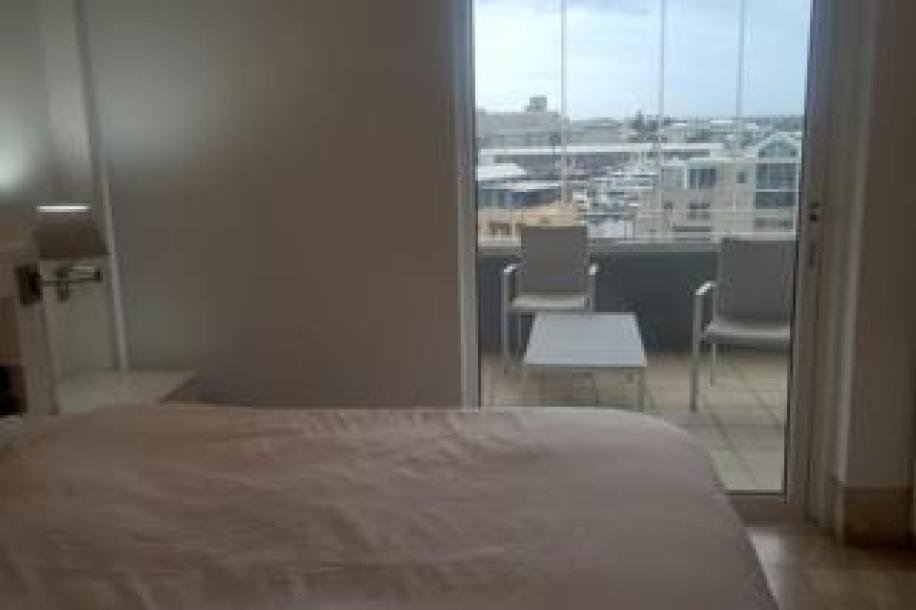 2 Bedroom Apartment / Flat to Rent in Cape Town City Centre-9