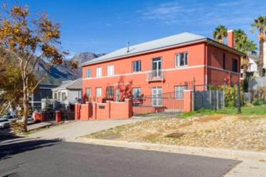1 Bedroom Apartment / Flat to Rent in Cape Town City Centre-16